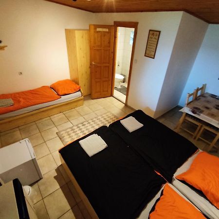 Suello Feszek Apartman Apartment ทิสซาฟือแรด ภายนอก รูปภาพ