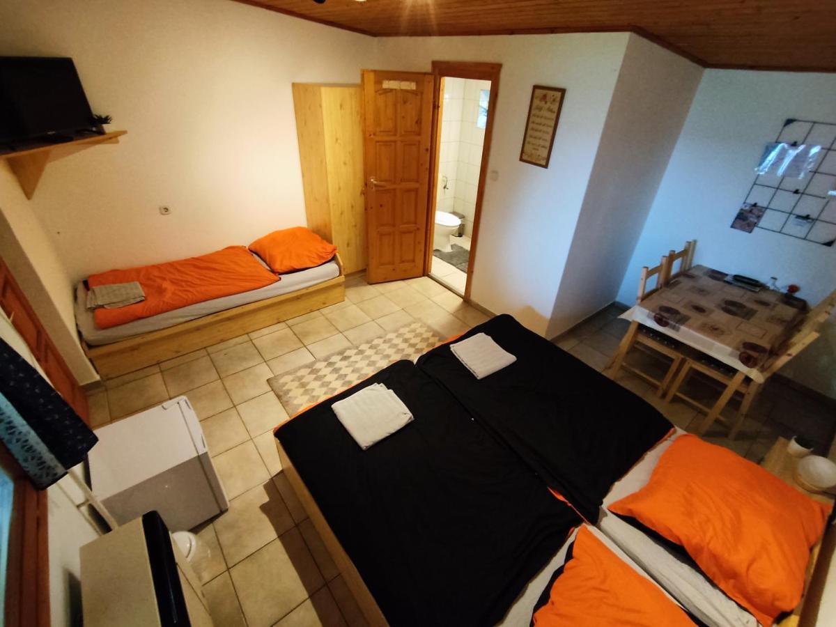 Suello Feszek Apartman Apartment ทิสซาฟือแรด ภายนอก รูปภาพ
