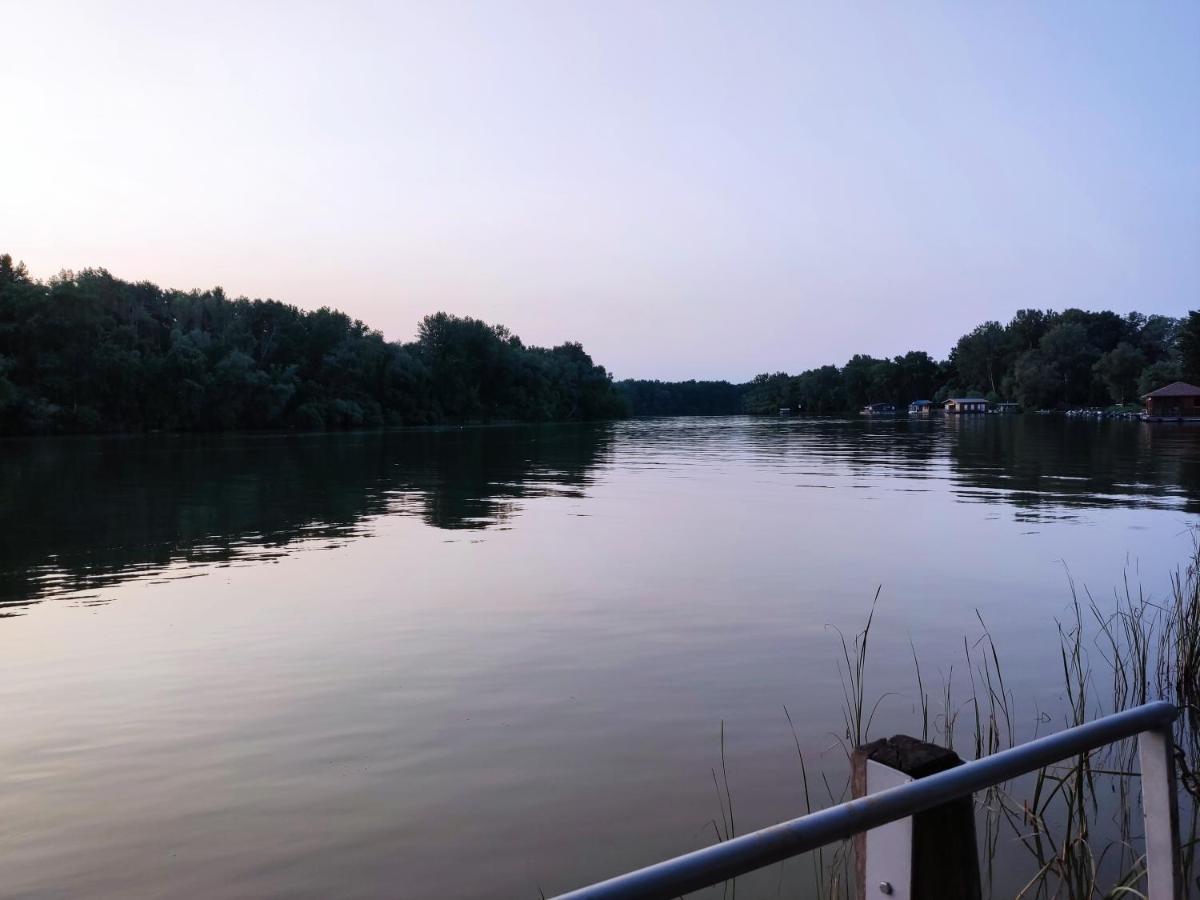 Suello Feszek Apartman Apartment ทิสซาฟือแรด ภายนอก รูปภาพ
